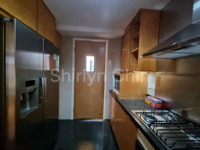 4 Bed Condo for Rent in  Grange 70 - Image 5